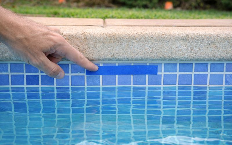 comprobación nivel agua piscina