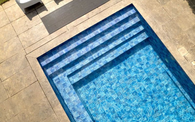 Liner piscina vs gresite: cuál es mejor opción
