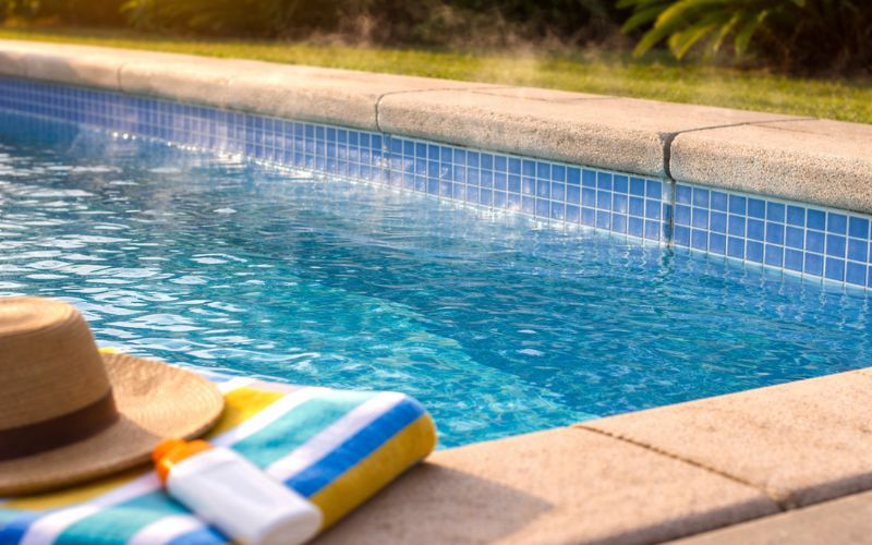 nivel de agua piscina evaporación