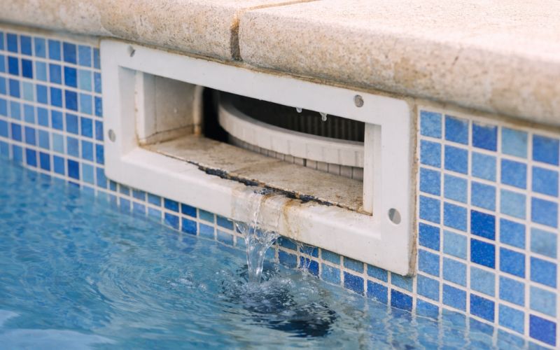 fuga agua skimmer piscina
