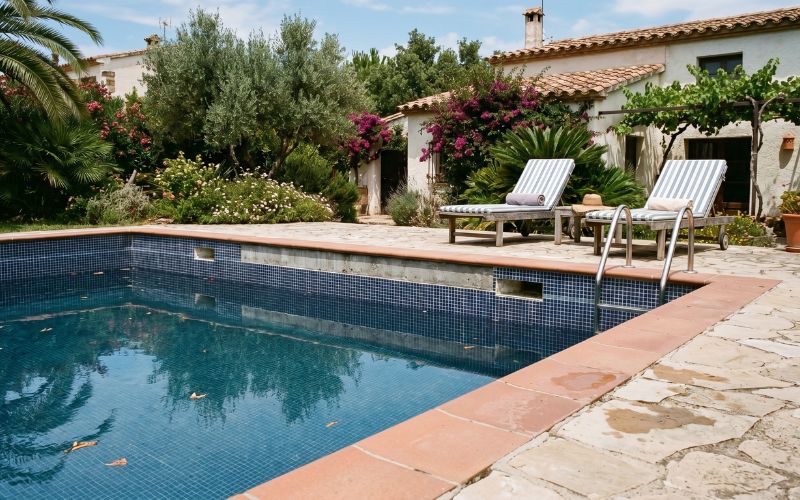 piscina pierde agua poco a poco