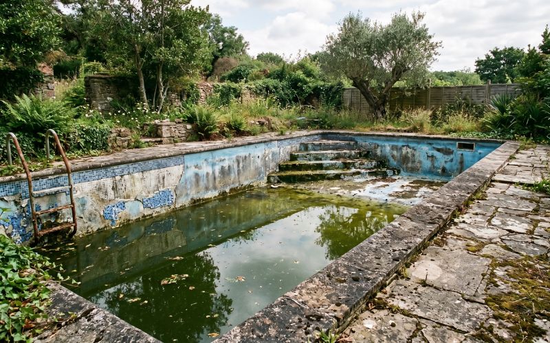problemas piscina antigua desgaste