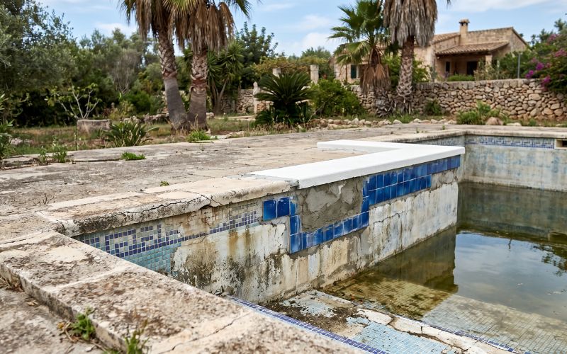 Problemas de reparar solo una parte de la piscina