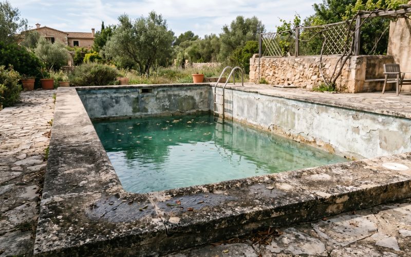signos desgaste general piscina