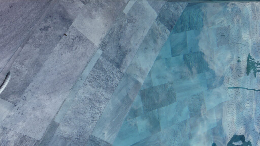 Piscina con pérdida de agua para comprobar si existe evaporación o una fuga